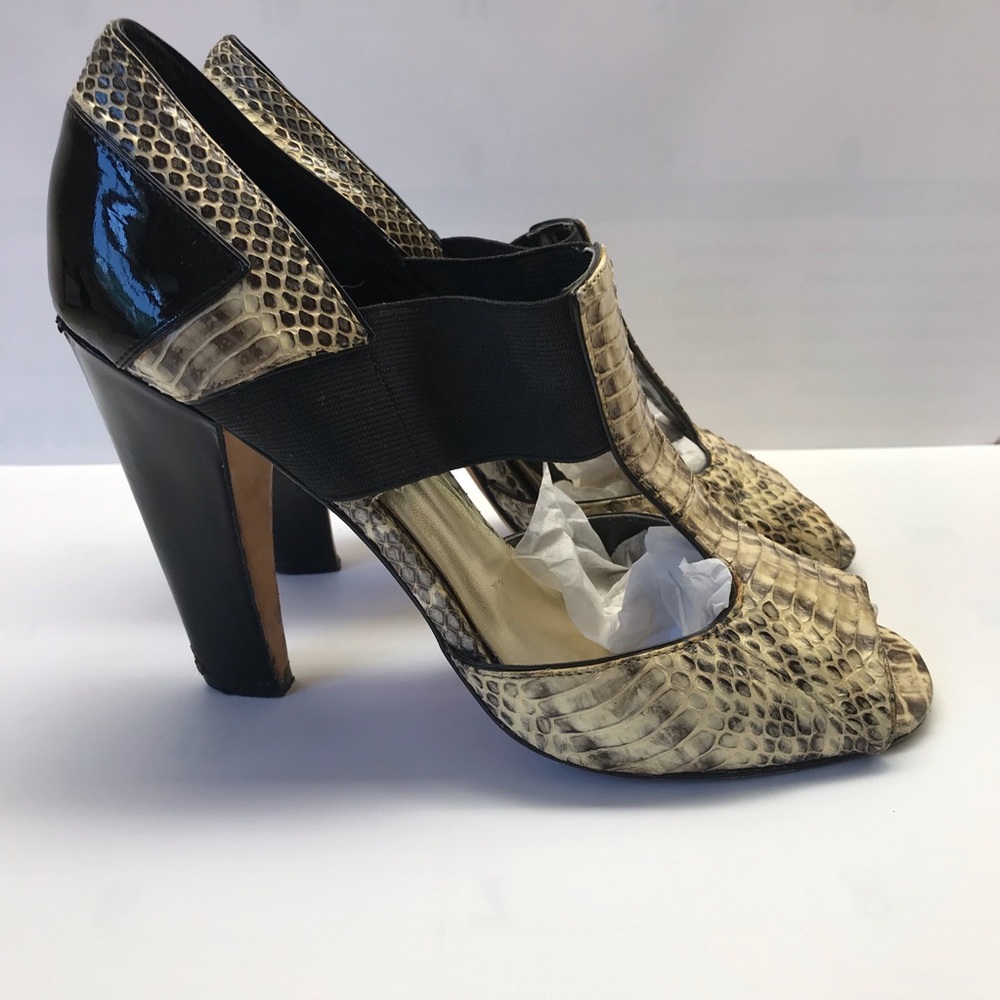 * *Last Day* Moving Sale* Vince Camuto Snake Skin Peep Toe Heels